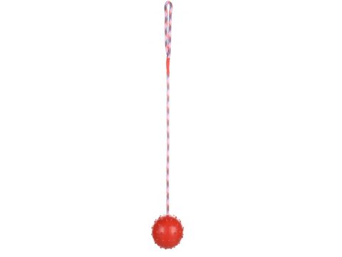 Flamingo hračka pro psa míč průměr 8 cm na šňůře 58 cm s rolničkou guma červená
