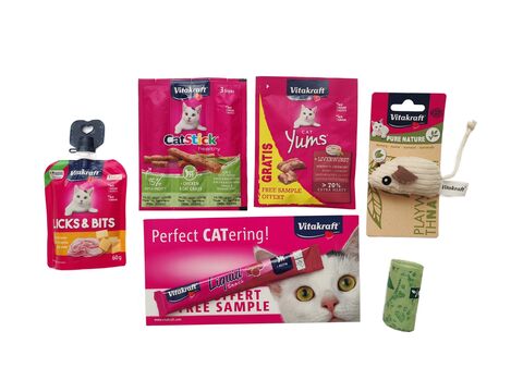 Vitakraft vánoční balíček pro kočky Licks, Liquid Snack,cat Stick,Yums,Poop Bags,hračka   