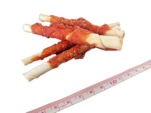 Salač Tyčinka z bůvolí kůže obalovaná kuřecím masem 250 g